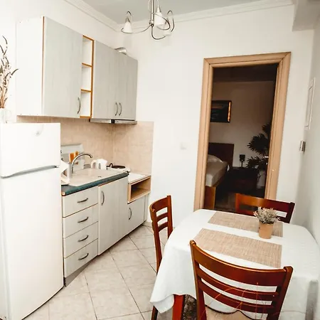 Golden Family Apartment *